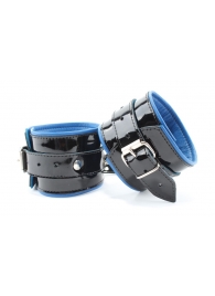 Чёрные лаковые наручники с синим подкладом - БДСМ Арсенал - купить с доставкой в Новосибирске