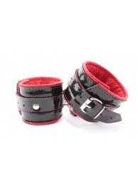Лаковые чёрно-красные перфорированные наручники - БДСМ Арсенал - купить с доставкой в Новосибирске