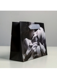 Маленький бумажный подарочный пакет LOVE - 15 х 12 см. - Сима-Ленд - купить с доставкой в Новосибирске