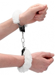 Пушистые белые наручники OUCH! White - Shots Media BV - купить с доставкой в Новосибирске