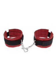 Красно-чёрные полиуретановые наручники Luxurious Handcuffs - Blush Novelties - купить с доставкой в Новосибирске