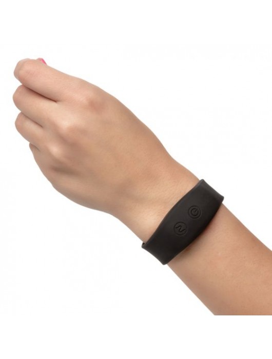 Стимулятор в трусики с пультом-браслетом Lock-N-Play Wristband Remote Panty Teaser - California Exotic Novelties