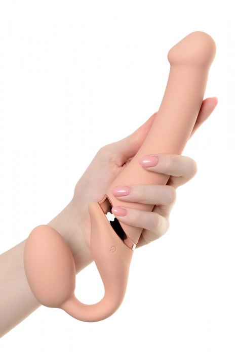 Телесный безремневой вибрострапон Silicone Bendable Strap-On M - Strap-on-me - купить с доставкой в Новосибирске