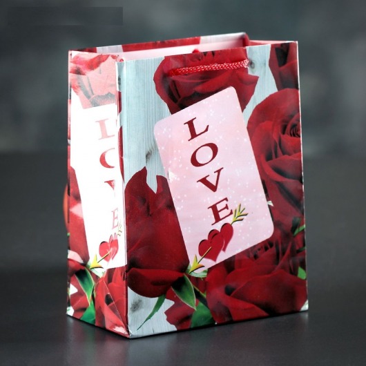 Подарочный пакет  Love  с розами - 15 х 12 см. - Сима-Ленд - купить с доставкой в Новосибирске