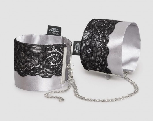 Сатиновые наручники с кружевом Play Nice - Fifty Shades of Grey - купить с доставкой в Новосибирске