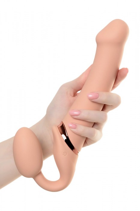 Телесный безремневой вибрострапон Vibrating Bendable Strap-On L - Strap-on-me - купить с доставкой в Новосибирске