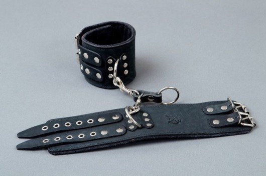 Широкие чёрные кожаные наручники - Подиум - купить с доставкой в Новосибирске