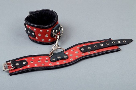 Фигурные красно-чёрные наручники с клёпками - Подиум - купить с доставкой в Новосибирске