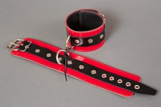 Красные лакированные наручники с клёпками - Подиум - купить с доставкой в Новосибирске