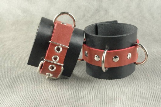 Чёрные не подшитые наручники с 3 сварными D-кольцами - Beastly - купить с доставкой в Новосибирске