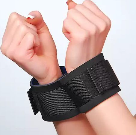 Чёрные наручники из неопрена - Sitabella - купить с доставкой в Новосибирске