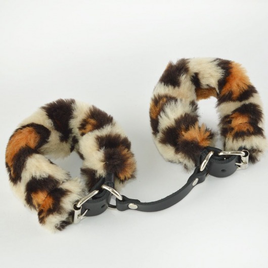 Черные кожаные наручники со съемной леопардовой опушкой - Sitabella - купить с доставкой в Новосибирске