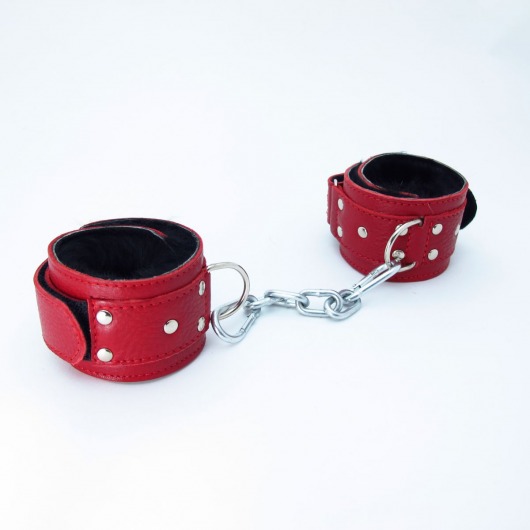 Красные кожаные наручники с меховым подкладом - БДСМ Арсенал - купить с доставкой в Новосибирске