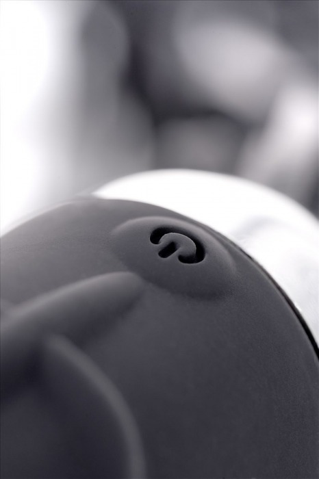 Вибратор с чёрной полиуретановой плёткой - 16 см. - ToyFa