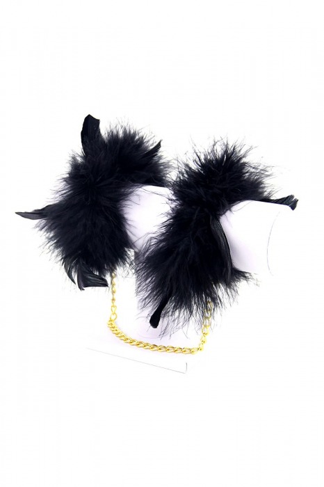 Перьевой эротический набор Romfun - наручники с цепочкой и кисточка-щекоталка - Romfun - купить с доставкой в Новосибирске