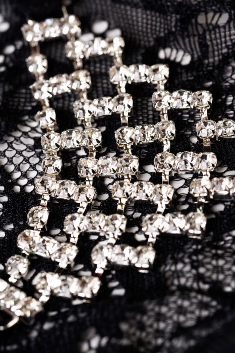 Трусики-стринги Chantal с треугольником из страз - Erolanta купить с доставкой