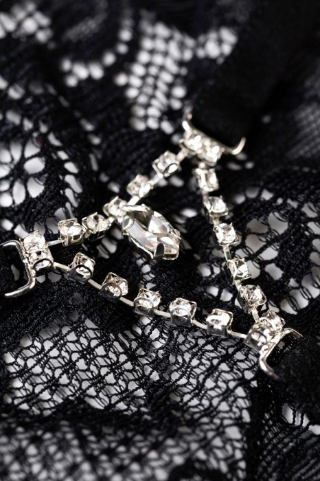 Трусики-стринги Laura с украшением из страз - Erolanta купить с доставкой