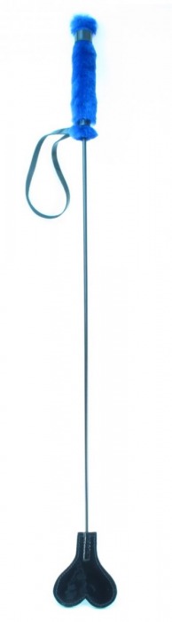 Лаковый стек с синей меховой ручкой - 64 см. - БДСМ Арсенал - купить с доставкой в Новосибирске
